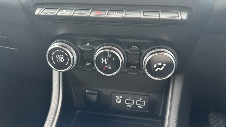 Renault Captur 1.3 TCE 130 Iconic 5dr Petrol Hatchback